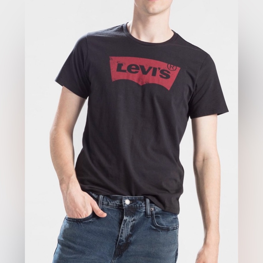 NWT - Levi’s Housemark Batwing Logo Graphic T-shirt